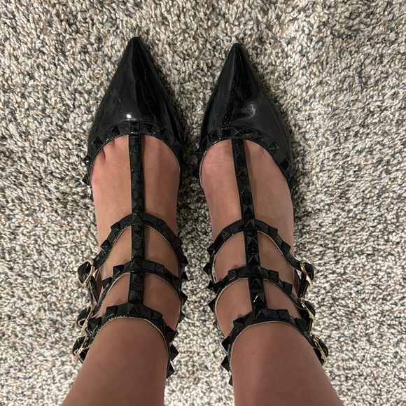 VALENTINO PATENT ROCKSTUD PUMPS WITH MATCHING STRAPS AND STUDS - Picture 6 of 14